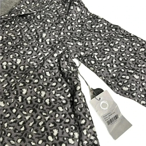 Habitat  NWT shacket,jacket,women M. Grey animal print,,PTP 21”, wide at waist - Picture 6 of 14